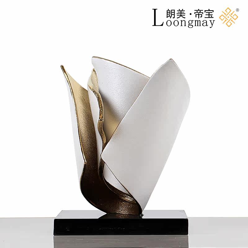 Light luxury modern minimalist sculpture decoration living room model room porch soft decoration sales office abstract desktop flower device