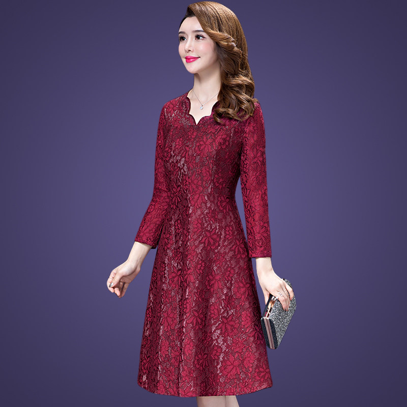 2021 Chunqiu's new middle aged mother Yang-in-law wedding gown with noble and large size over a knee lace dress