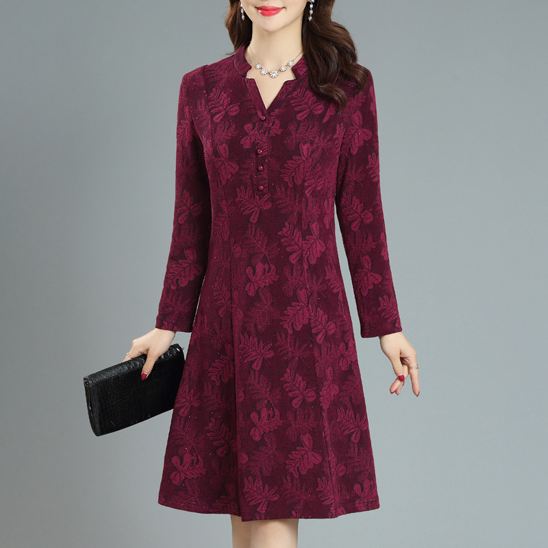 Middle-aged mother dress 2021 spring new temperament V-neck long-sleeved medium-length large size spring and autumn bottoms skirt