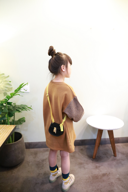 Túi đeo chéo cho bé 2019 mới bé trai và bé gái phiên bản Hàn Quốc của chiếc túi đeo vai trẻ em túi xách màu thủy triều - Túi bé / Ba lô / Hành lý balo học sinh siêu nhẹ chống gù