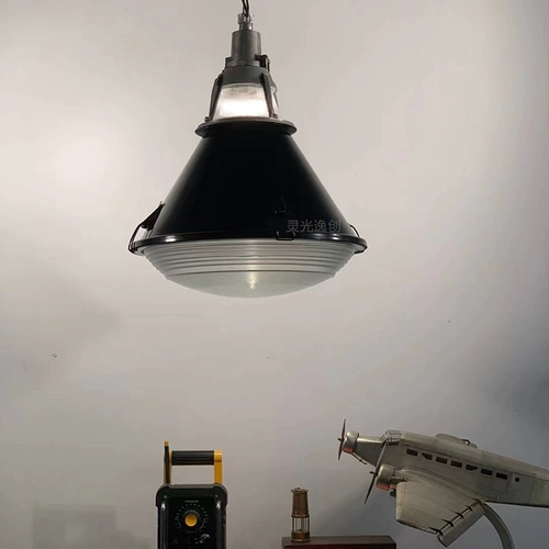 Вуоне Lingguang yichuang Retro Loft Loft Loft Loft Style Laft Lamp Restaurant Bar Ностальгическая люстра для одно головы