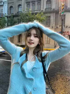 Soft milk blue sweater coat women's cardigan 2020 New loose lazy style style Foreign School autumn and winter wear mohair