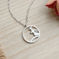 Женская модель