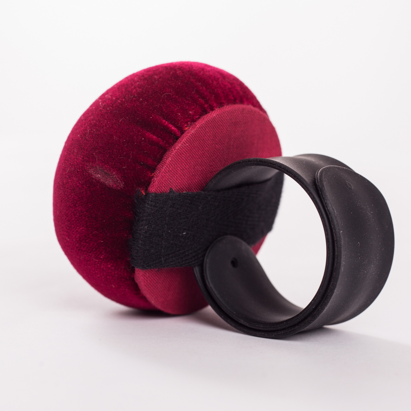 針入れバッグ クロスステッチ DIY 衣類 立体裁断 手首用針入れ 腕時計型 裁縫 手作り 針と糸の収納