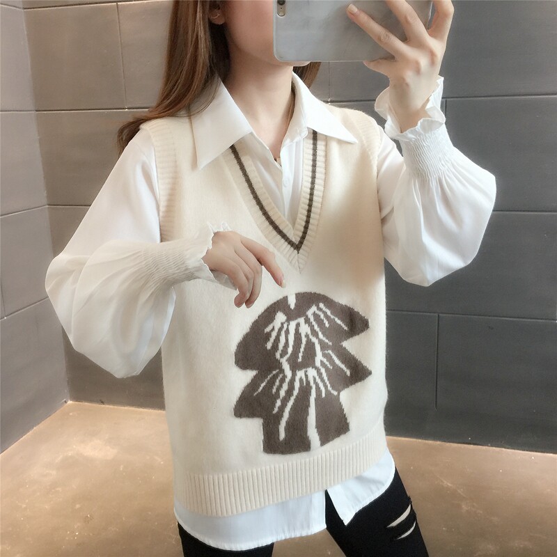 College Wind knit Machia women's first autumn 2021 new Korean version loose with a small vest laminated wearing a short fur coat