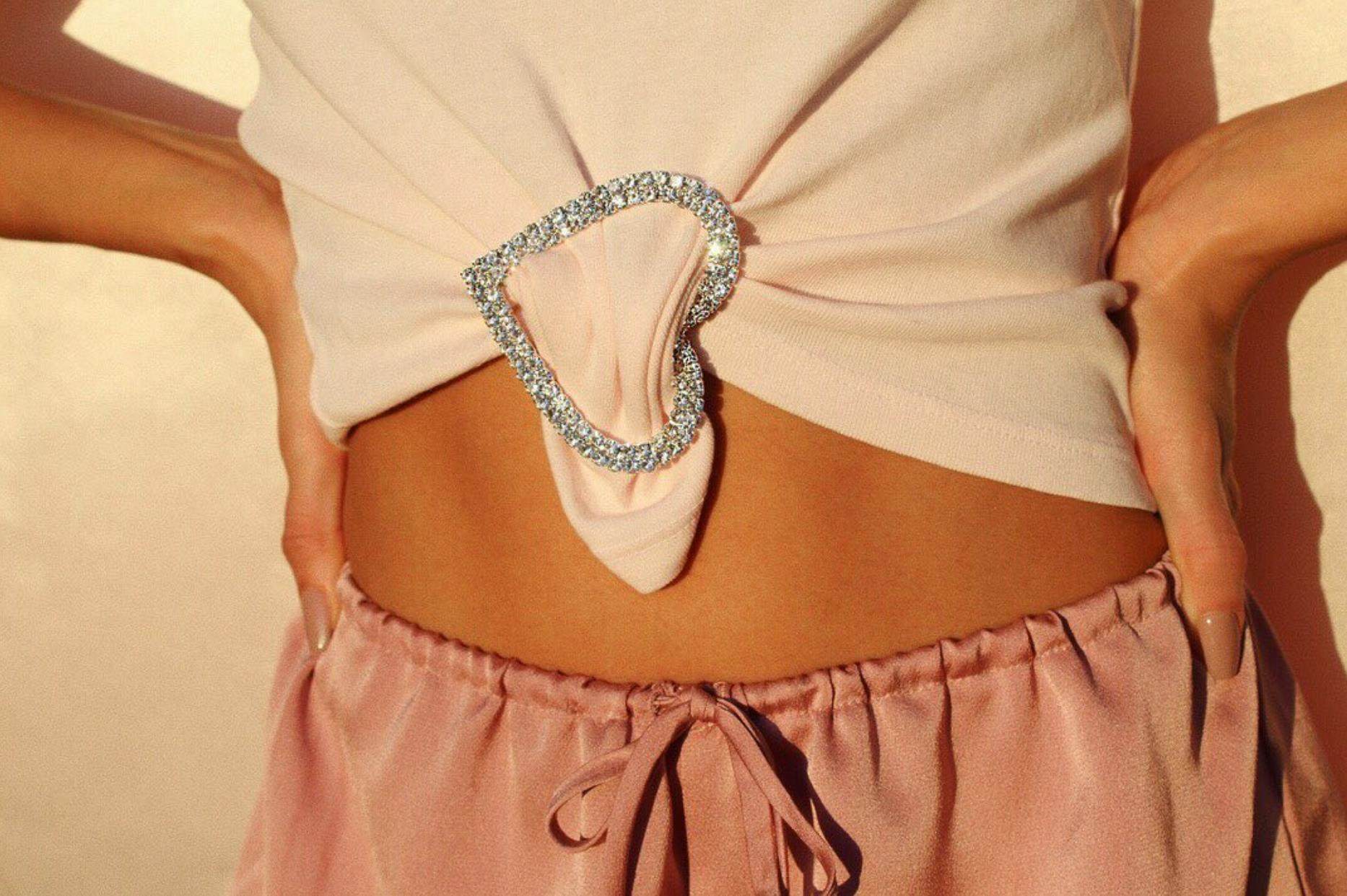 Bella Kaia love brand is beautiful, beautiful, beautiful T-shirt love buckle wild