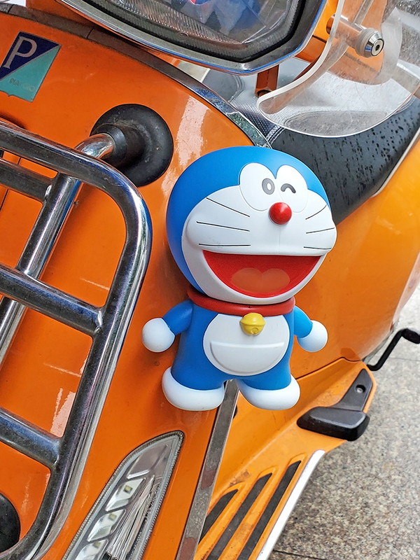Flying Machine Jingle Cat Pedal Bike Motorcycle Electric Vehicle Decoration Piaggio Vespa Suction Cup Car Logo Figurine Flying Machine Jingle Cat Pedal Bike Motorcycle Electric Vehicle Decoration Piaggio Vespa Suction Cup Car Logo Figurine