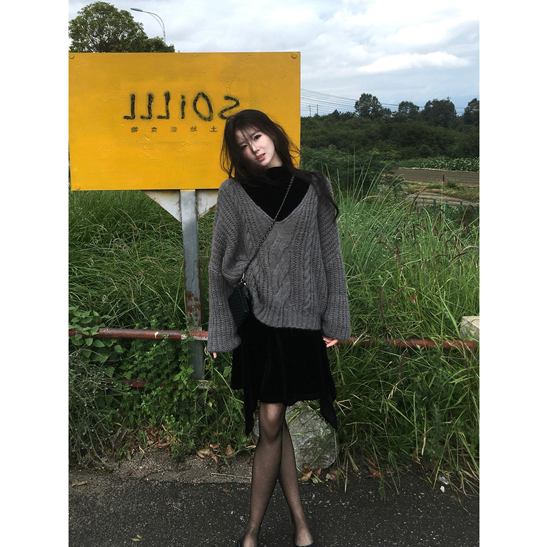 "Soft and Supple Fabric" Gray Deep V-Neck Cable-Knit Pullover Sweater + Black Velvet Dress Two-Piece Set for Women "Soft and Supple Fabric" Gray Deep V-Neck Cable-Knit Pullover Sweater + Black Velvet Dress Two-Piece Set for Women