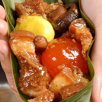 Zhou Xiaoni desktop peanut Shiitake mushroom chestnut braised pork dumplings Jiaxing handmade bulk Dragon Boat Festival gift box SF
