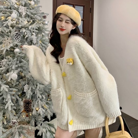 Soft and Lazy Style Sweater Coat for Women, Spring and Autumn Loose Design, Niche Sweet Mid-Length Knitted Cardigan Top