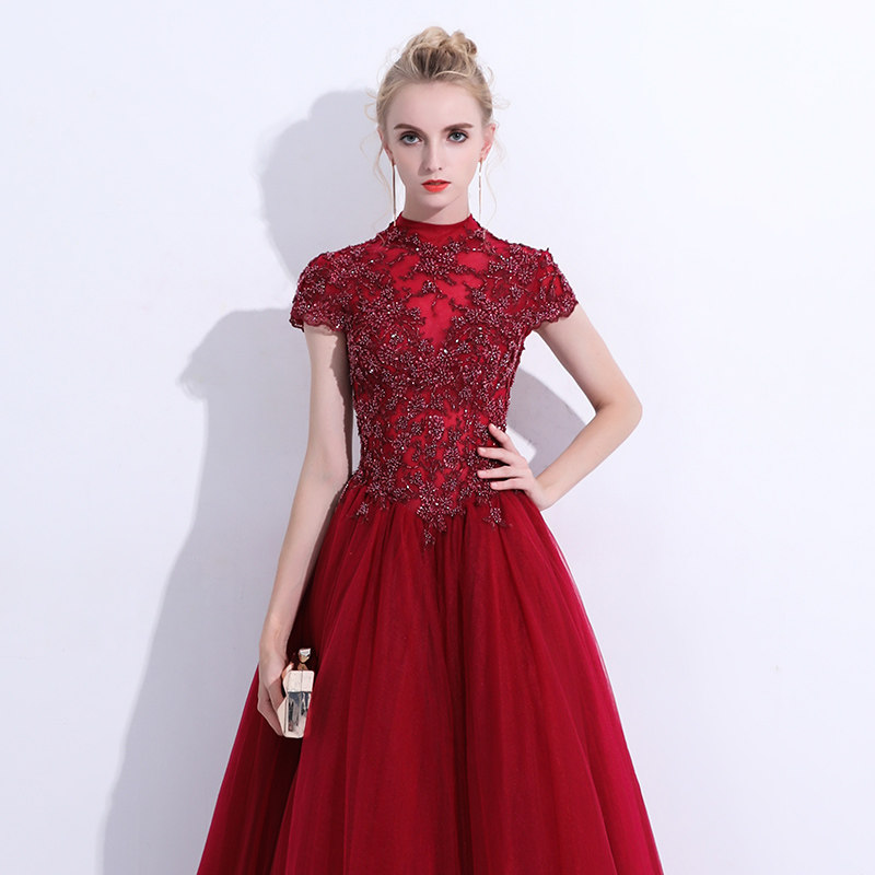 Wine Red Color Toast to Atmosphere 2022 New Engagement Ocean Dress Wedding Gown Wedding Gown Wedding Dress Bride back to the door.