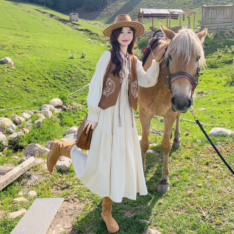 Plus-Size Bohemian Style Embroidered Long-Sleeve Dress for Women, Autumn Slimming French-Style Vest Dress Two-Piece Set