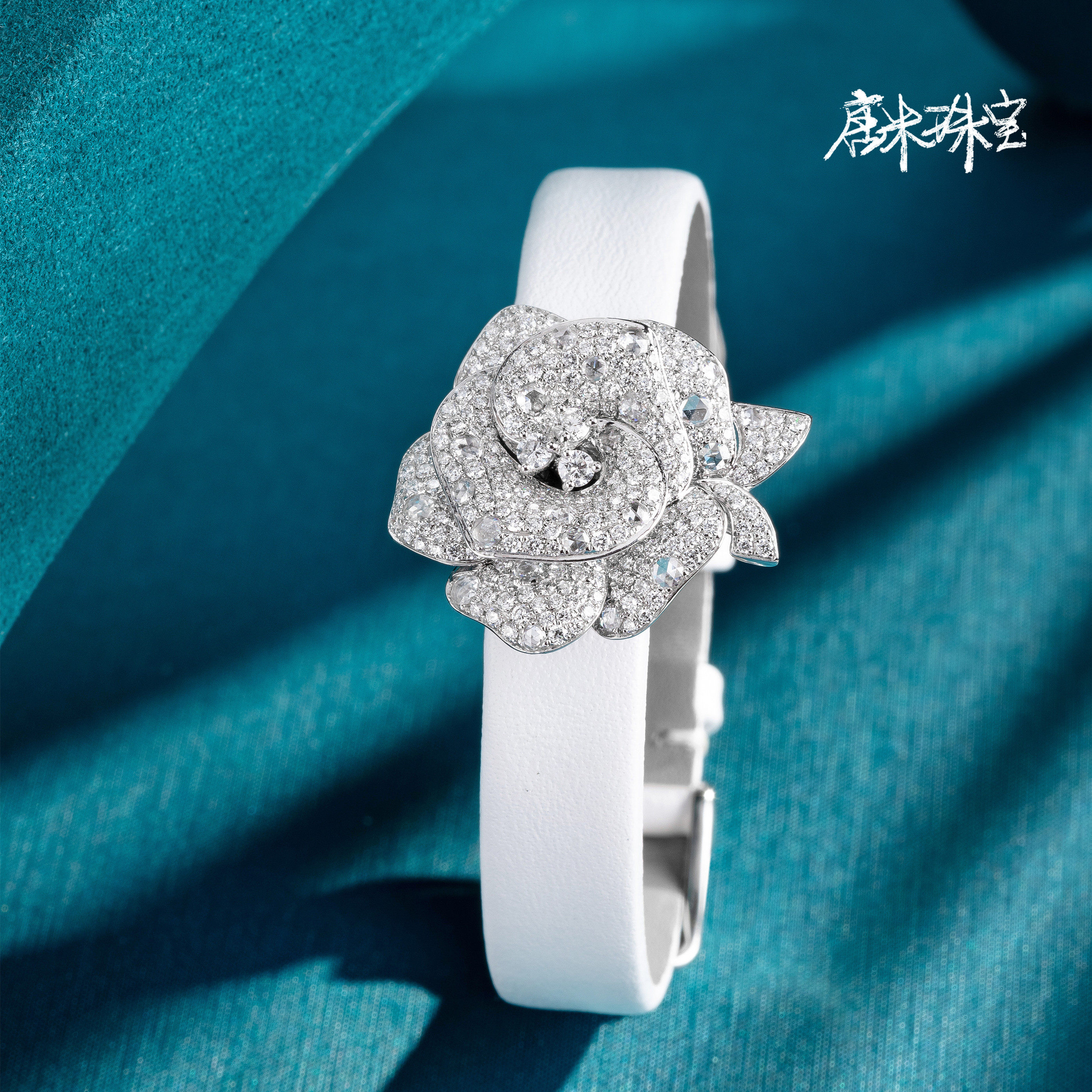 Miss ROSE Dongrice jewelry custom 18K diamond rose handdress chocker is used for many purposes