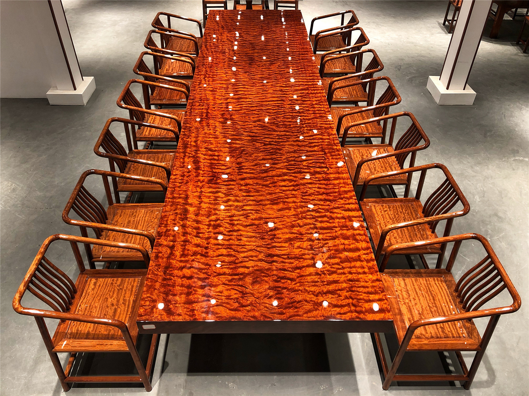 Single Plate Bouquet Bouquet Solid Wood Large Plate Desk Meeting Table full square 509 * 130 * 11 pearl cotton packaging