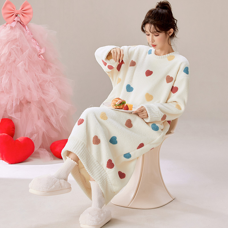 Women's Long Coral Fleece Pajamas for Autumn and Winter, Winter Fleece-Lined Warm Half-Velvet Women's Loungewear Women's Long Coral Fleece Pajamas for Autumn and Winter, Winter Fleece-Lined Warm Half-Velvet Women's Loungewear