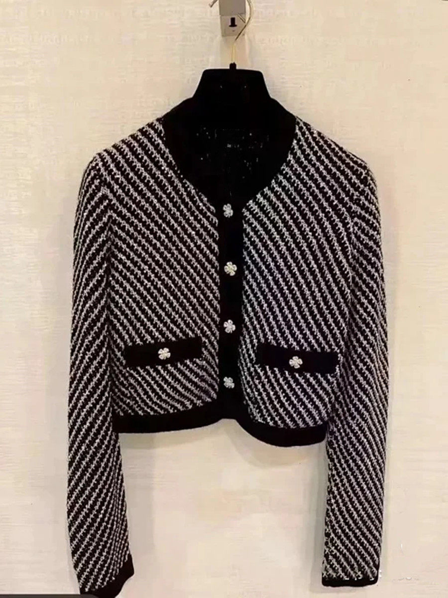 New Little Fragment Sweater Classic Circular Short Collar Short Four Black Button Commuter Living Little Living Little