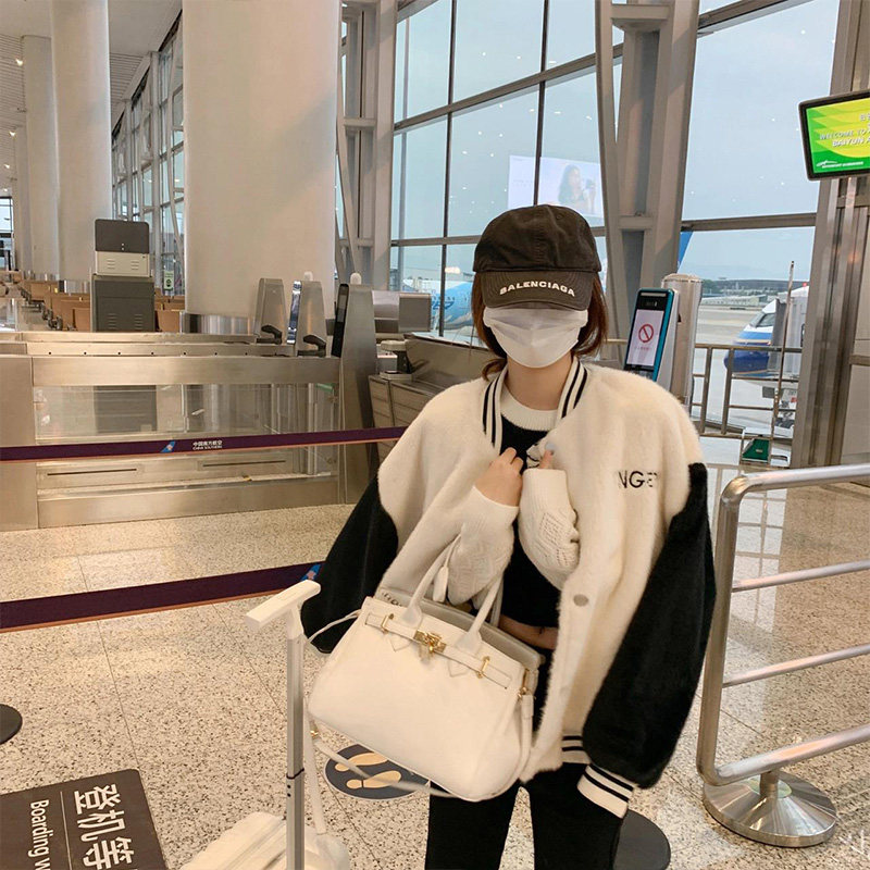 2022 new small American retro baseball uniform plus velvet thickened small fragrant lamb wool coat women's autumn and winter