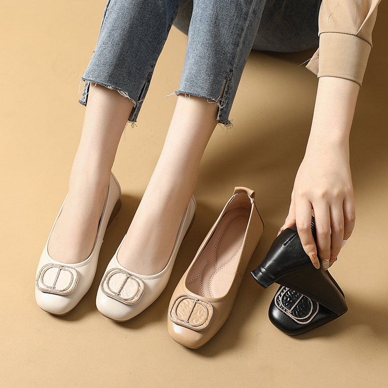 Genuine Leather Soft-Soled Mother's Shoes, Versatile Women's Shoes, 2026 New Summer Flat Shallow Slip-On Shoes, Large Size Leather Shoes