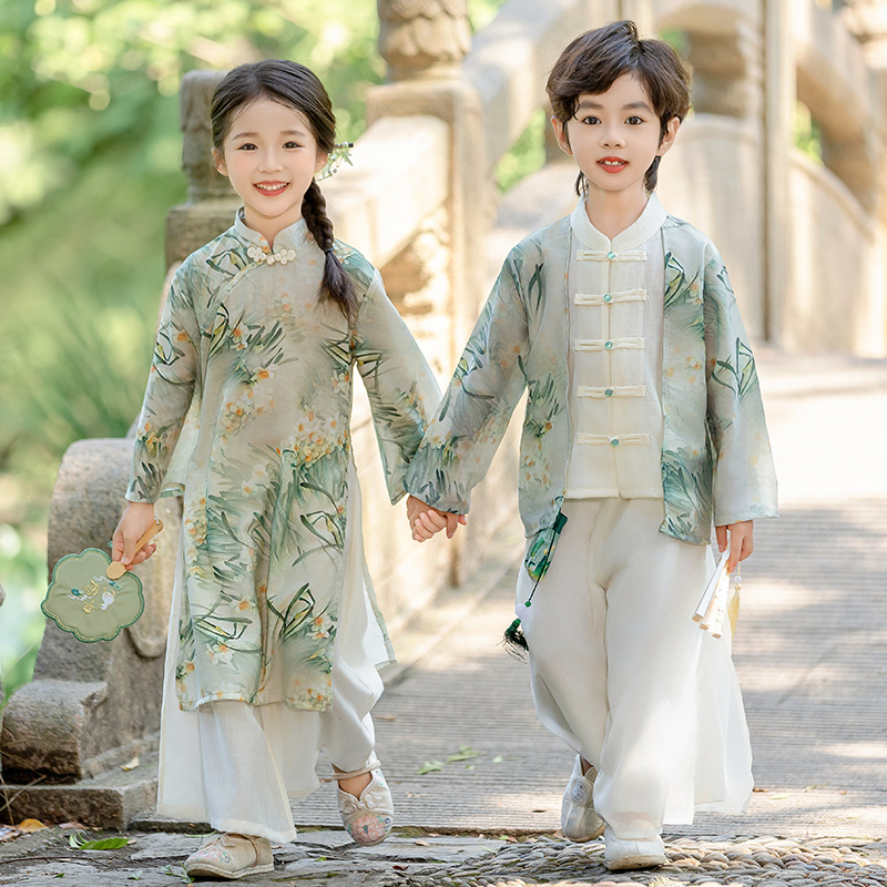 男の子と女の子のための中国風の漢服、古典的でファッショナブル、春と秋の入学式、幼稚園、中国語の勉強、朗読服、パフォーマンス服
