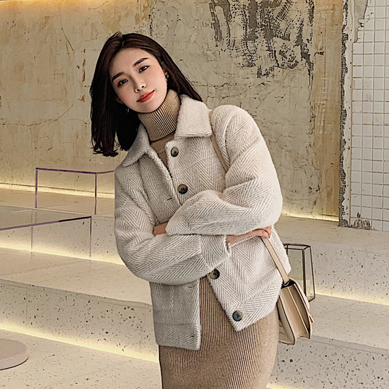 2022 short small coat women's imitation mink cashmere lamb wool coat new autumn and winter Korean version loose plus velvet thickening