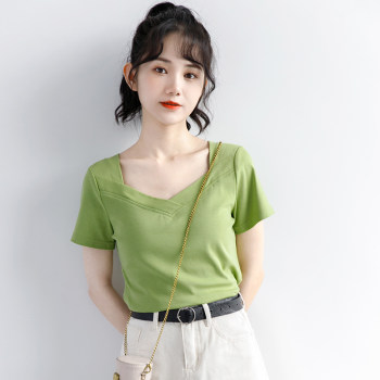 2022 summer new fresh matcha green dew collarbone V-neck short-sleeved T-shirt women's French chic short green top