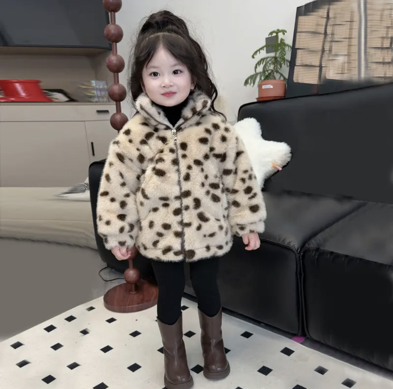 Girls' Leopard Print Fleece Jacket 2026 Winter New Stylish Children's Thick Warm Coat for Baby Girls Winter Clothing