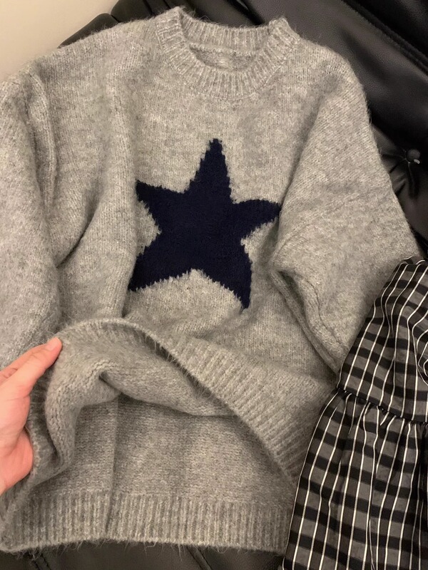 Soft and Cozy Five-Pointed Star Round-Neck Pullover Knit Top for Women, Gray Graffiti Loose Fit Autumn and Winter Lazy College Style Sweater