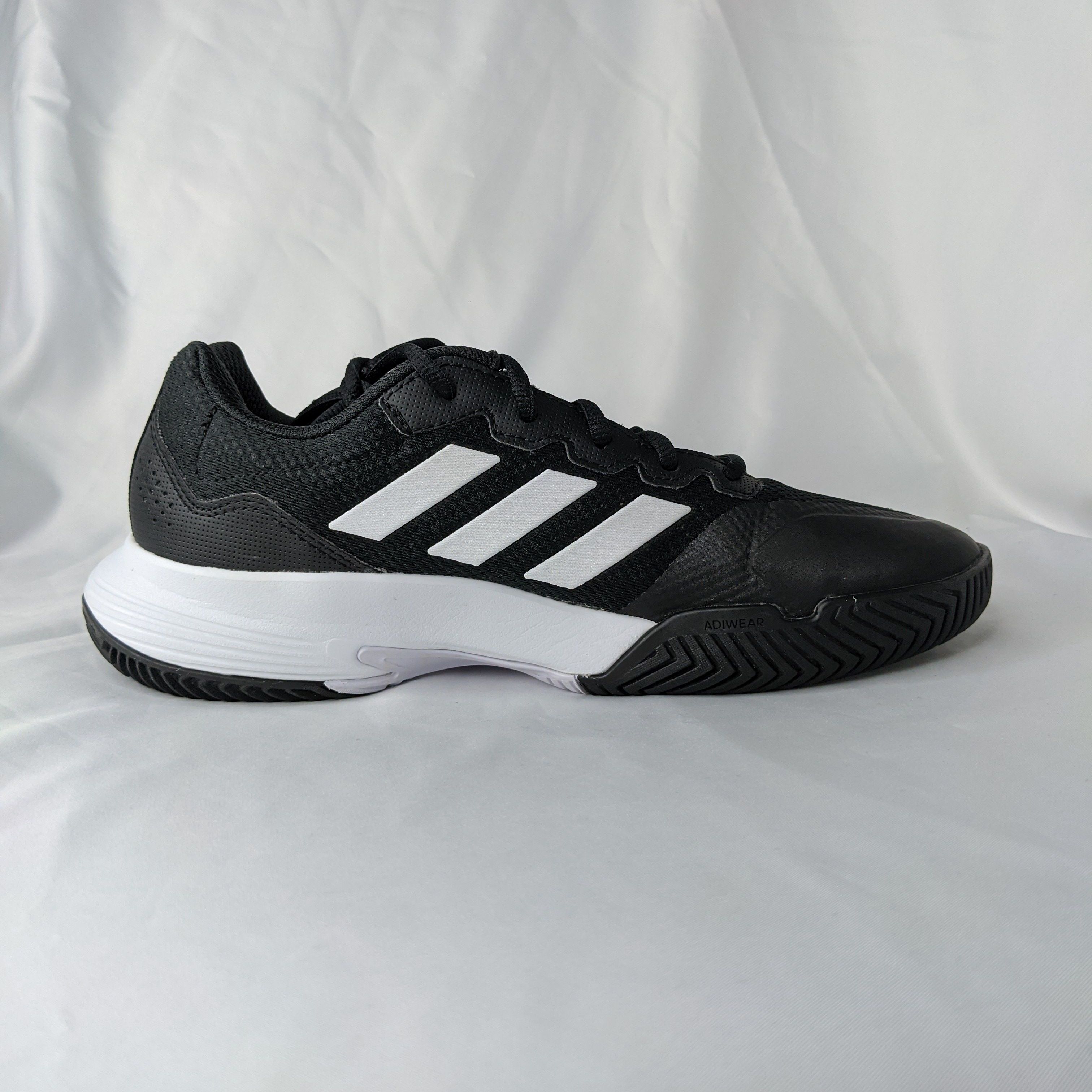 『阿迪达斯』透气之网：网球鞋变身全能训练利器