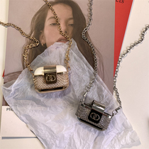 Small fragrance style metal chain mini headphone net red 2021 Han Edition hollow texture slope - shaped bag decorated with small bag