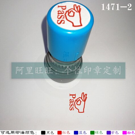 English teacher's pass pass ok gesture by encouraging English teachers to evaluate the teaching of ten thousand times seal