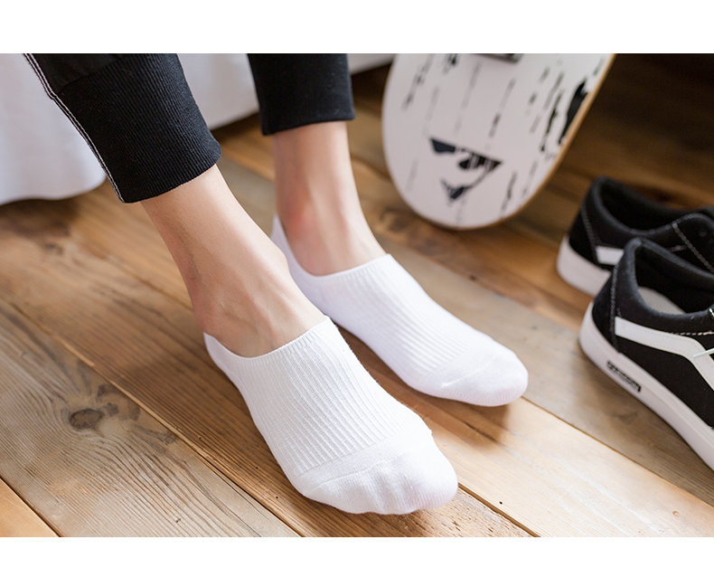 Mùa hè phần mỏng vớ vớ của nam giới nông miệng silicone non-slip nam cotton thể thao vớ vô hình khử mùi mồ hôi thấm thuyền vớ