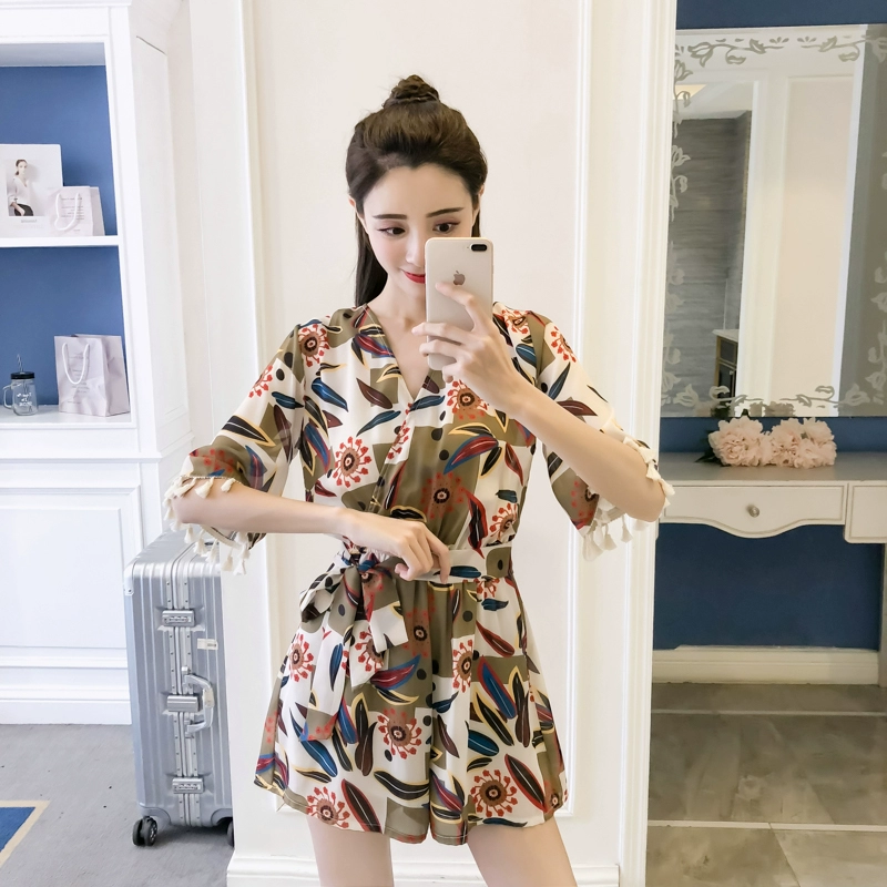 Kỳ nghỉ hè 2021 quốc gia gió tua rua jumpsuit rời eo cao V-cổ áo liền quần voan nữ quần đùi rộng - Váy eo cao