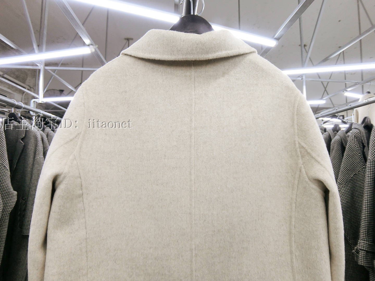 18 năm mới phiên bản tiếng Hàn của hướng dẫn sử dụng áo len cashmere hai mặt bằng len màu đen phù hợp với ve áo tay áo ngắn nữ áo khoác nữ hàn quốc