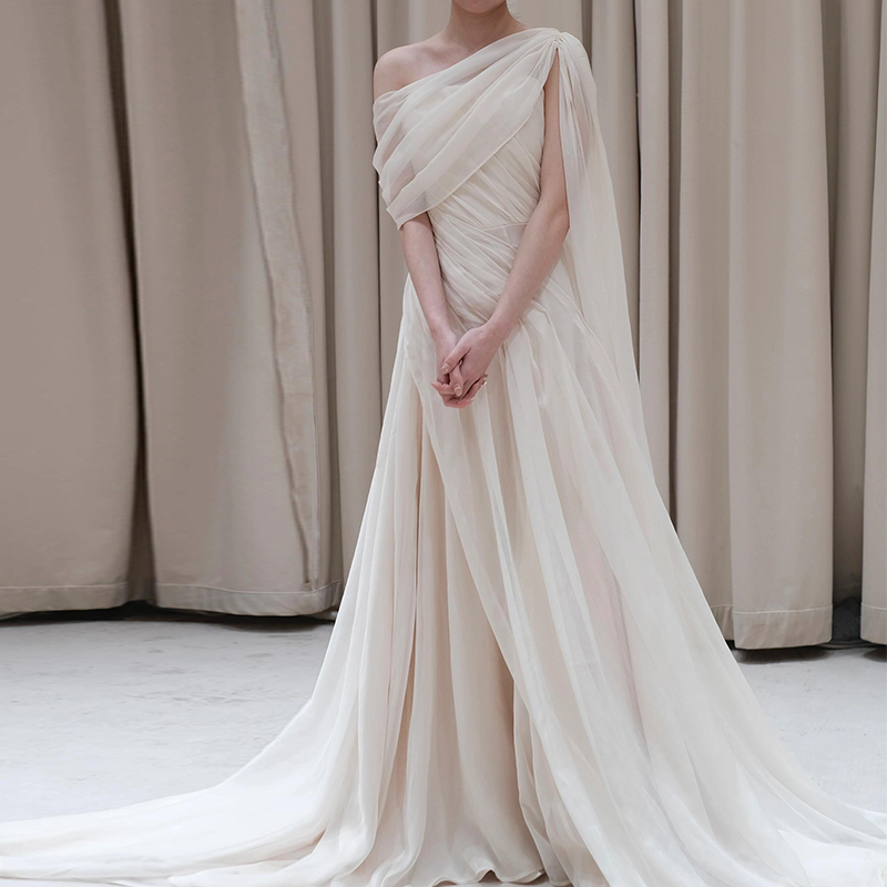 Forest-Style Ultra-Fairy Light Wedding Dress, Bridal High-End Niche Wedding One-Shoulder Reception Dress, French-Style Trailing Gown Forest-Style Ultra-Fairy Light Wedding Dress, Bridal High-End Niche Wedding One-Shoulder Reception Dress, French-Style Trailing Gown