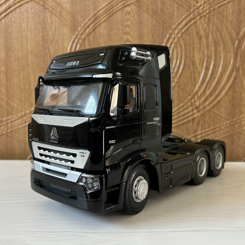 Sinotruk 1:24 Howo A7 Tractor Truck Alloy Car Model Howo Transport Engineering Truck Model
