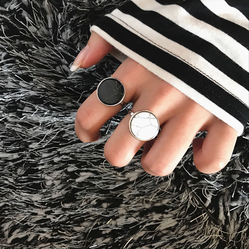 Nhẫn bạc 925 độ nữ Châu Âu và Châu Mỹ đơn giản phóng đại retro đá cẩm thạch đen và trắng mở vòng điều chỉnh cặp vợ chồng nhẫn pnj nữ