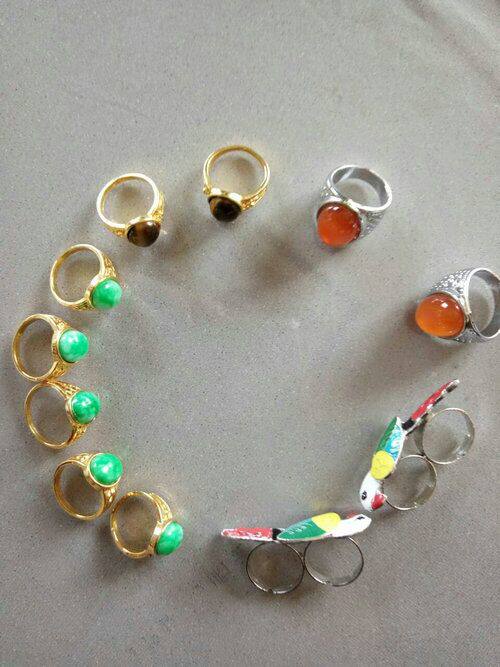 The reserve price of 11 rings goes together.