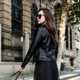 Короткая осенняя полиуретановая куртка для отдыха, высокая талия, по фигуре, в корейском стиле