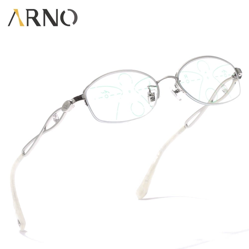 Вдали и недалеко от двухподобного старого цветочного зеркала Женское высокопоклонное синий свет против комфорта, комфортный, интеллектуальное зум изменение цвето