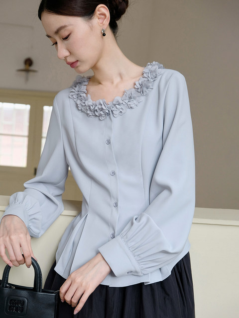 Xxning French Retro Floral Collar Waist-Cinching Pleated Shirt for Women, Elegant and Slim-Fitting Fashionable Top