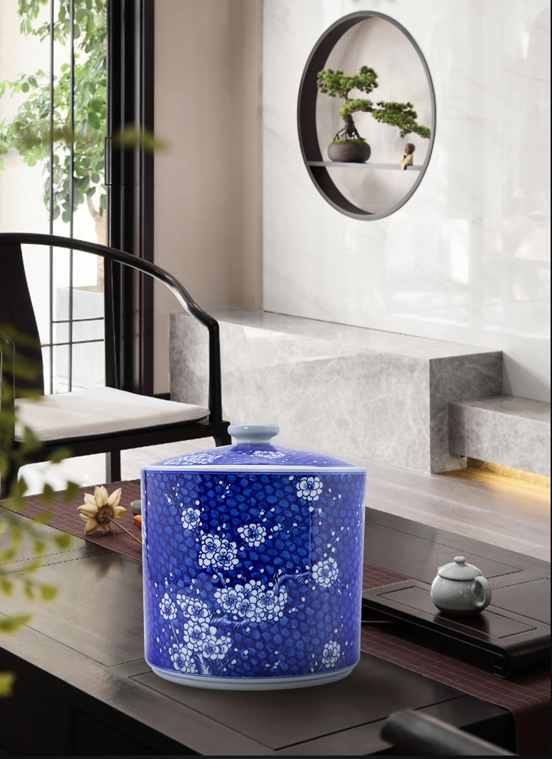 Blue and white porcelain of jingdezhen ceramics seal 's black tea caddy fixings restoring ancient ways Er tieguanyin moistureproof insect - resistant storage tank