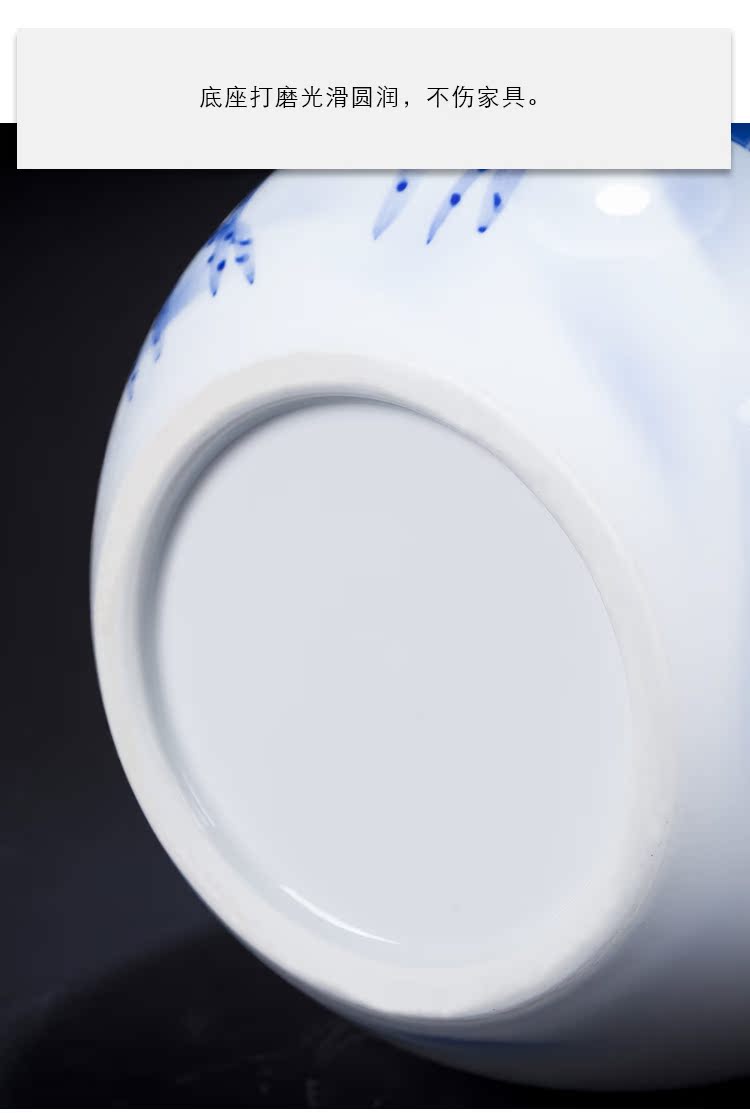 Jingdezhen ceramic hand - made of new Chinese blue and white porcelain vase pomegranate bottle place to live in the living room TV cabinet decoration