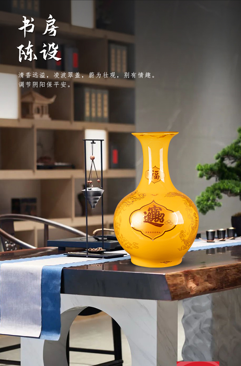 Jingdezhen ceramics China red vase furnishing articles of Chinese style restoring ancient ways is rich ancient frame TV ark adornment large living room