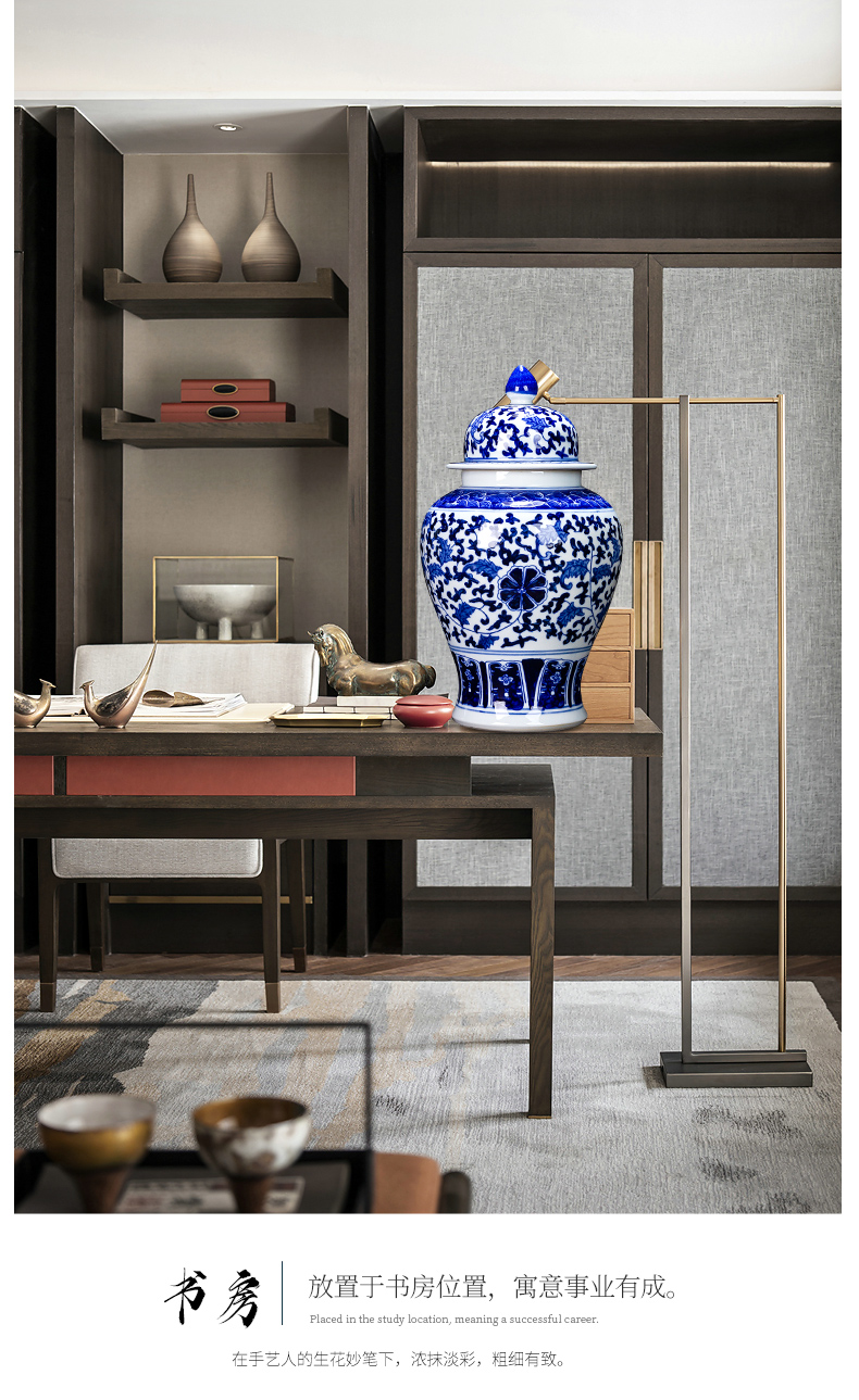 Jingdezhen ceramics antique hand - made bucket color blue and white porcelain vase furnishing articles of Chinese style household adornment flower arrangement sitting room