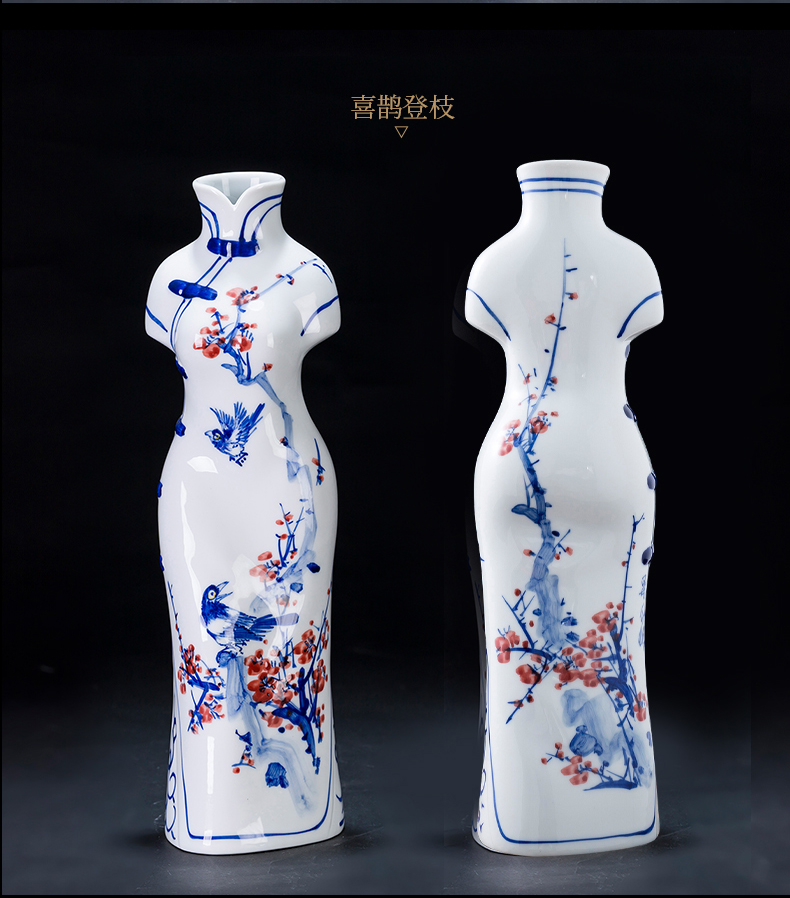 Blue and white cheongsam jingdezhen ceramics hand - made furnishing articles sitting room ark, rich ancient frame home decoration creative process