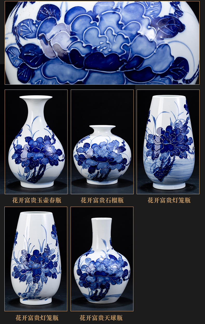 Jingdezhen ceramics thin foetus floret bottle of blue and white porcelain furnishing articles of Chinese style living room TV cabinet flower arranging home decoration