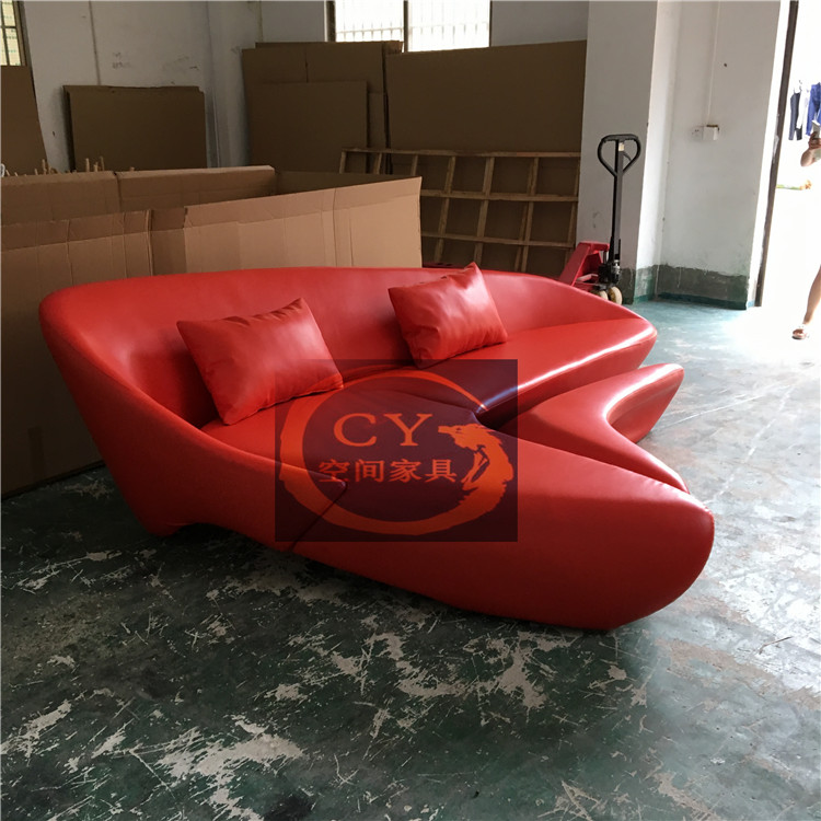 Zaha Moon Sofa Designer Furniture Khách sạn có hình dạng Sofa FRP Custom Villa Sample Room