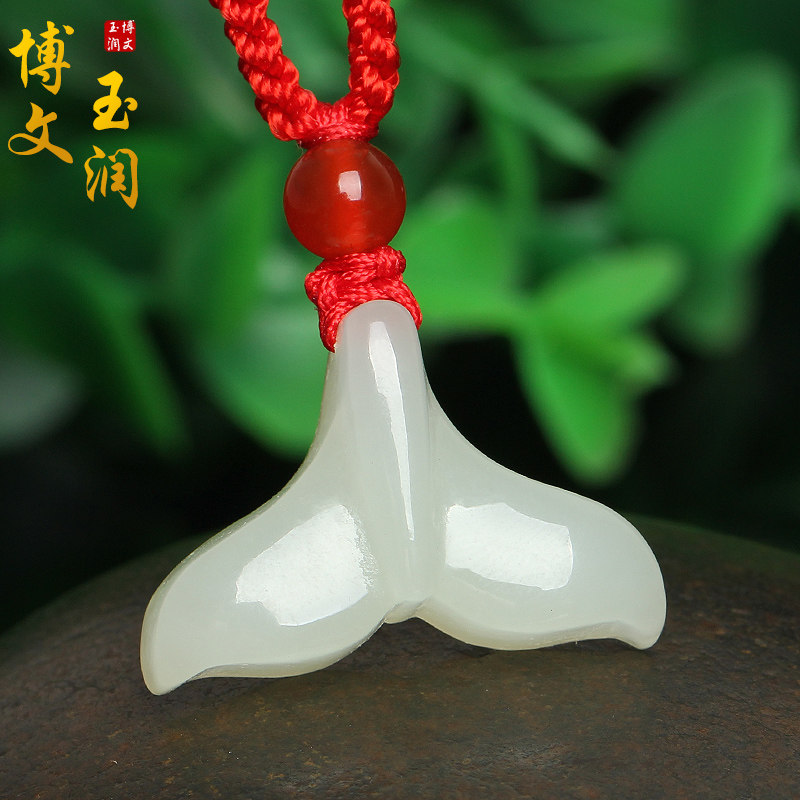 Art Little Fresh Necklace Brief and Tian Yuhang Pendant Neck Chain Woman short Lock Bones Chain Fish Tail Pendant Jade Ornament 