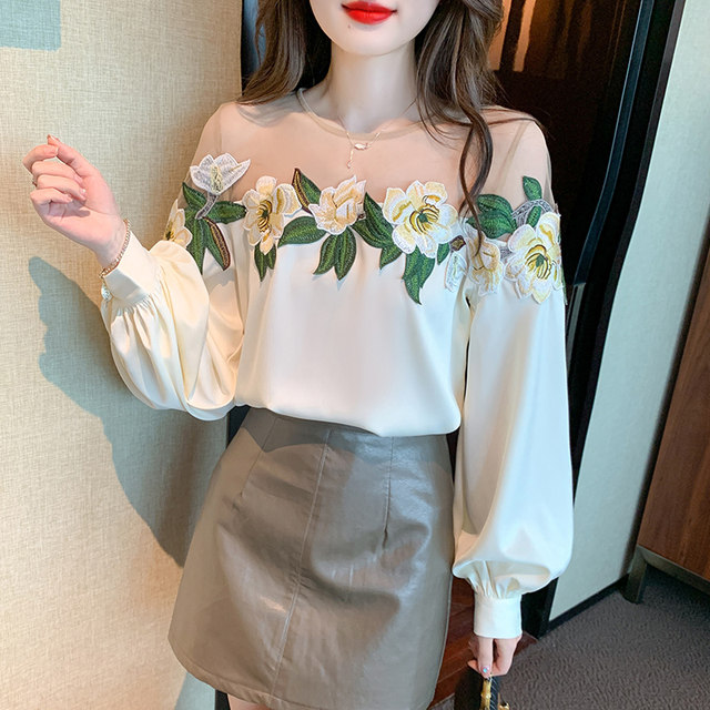 French retro high-quality embroidered flower chiffon shirt women's spring dress design sense mesh stitching one-shoulder top