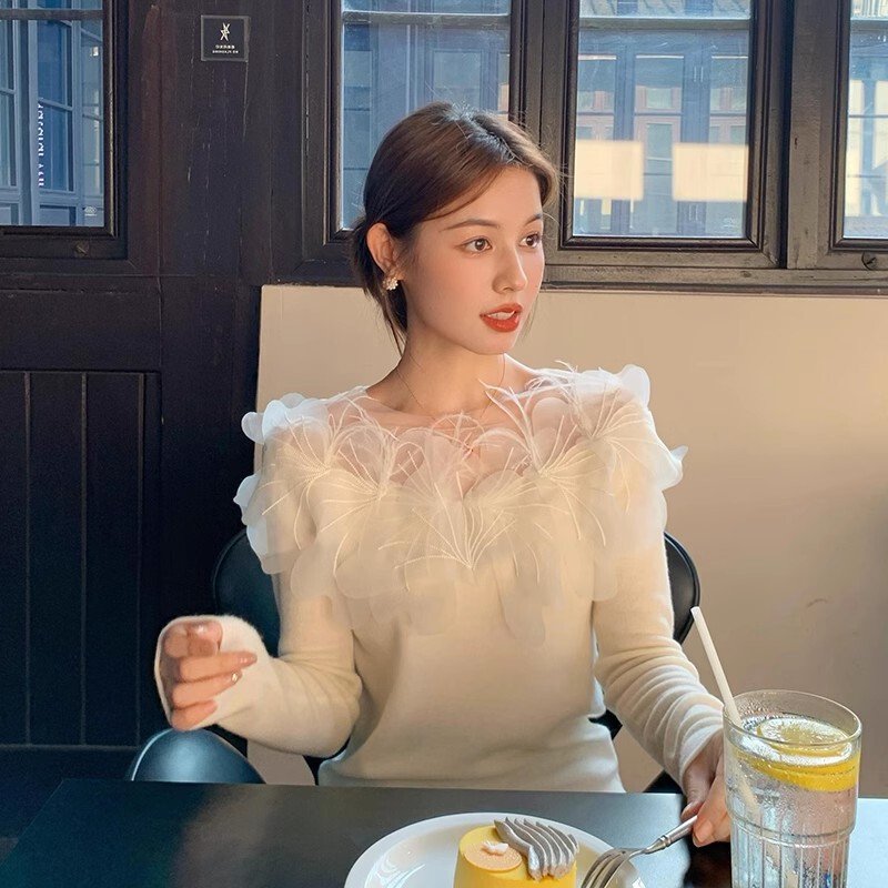 French-Style White Patchwork Mesh Knit Top for Women, Perfect for Spring and Autumn, Super Pretty Blouse, Trendy and Beautiful Top This Year
